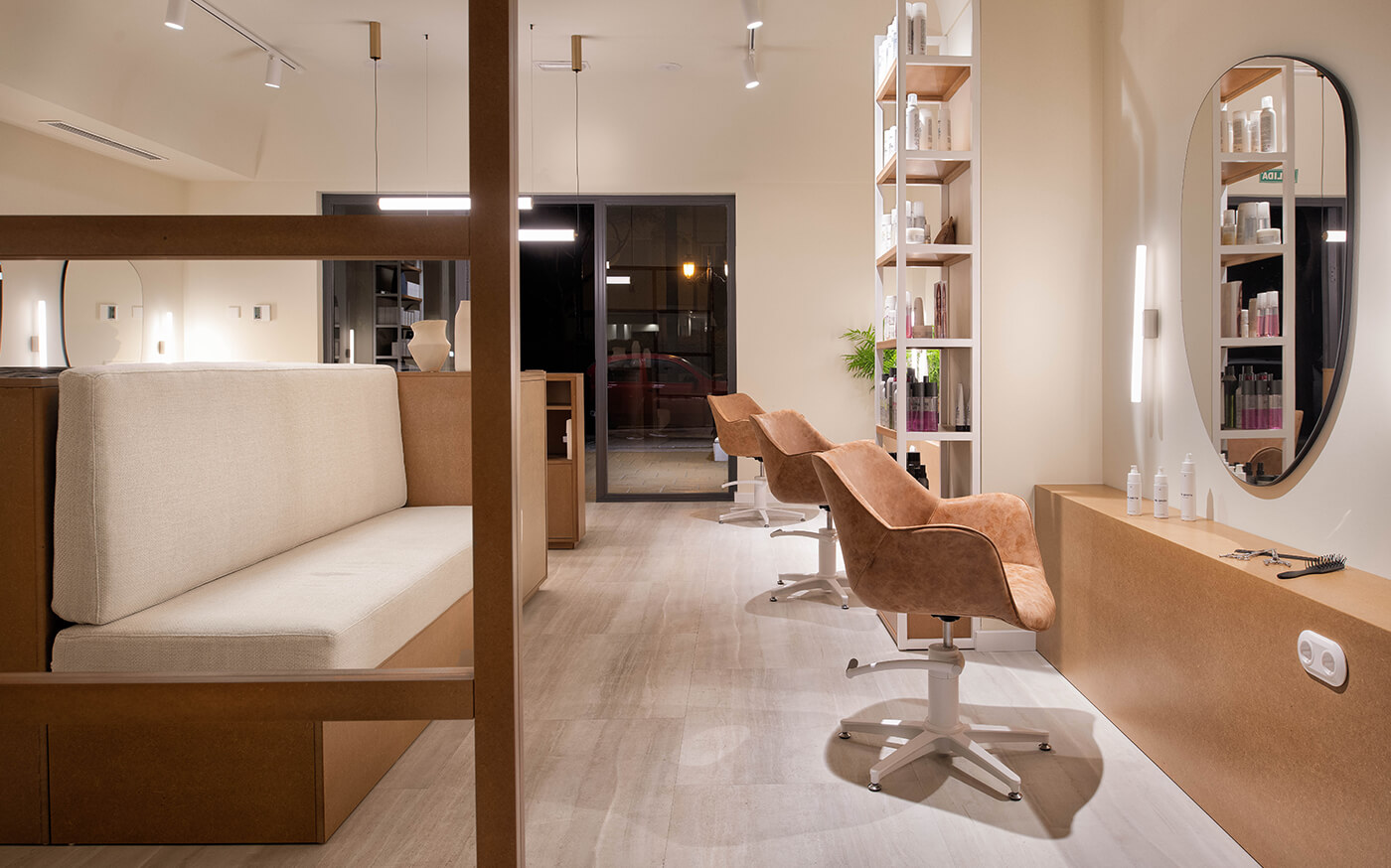 Neil Barton Marbella: Un Santuario de Estilo y Minimalismo